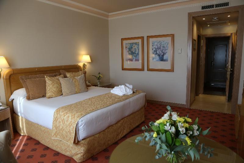 Gran Hotel Los Abetos Σαντιάγο ντε Κομποστέλα Δωμάτιο φωτογραφία