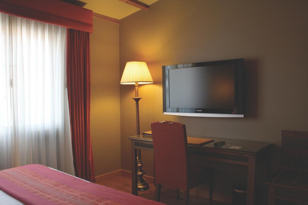 Gran Hotel Los Abetos Σαντιάγο ντε Κομποστέλα Εξωτερικό φωτογραφία